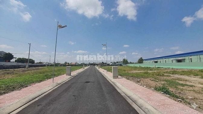 BÁN ĐẤT CHƠN THÀNH BÌNH PHƯỚC GẦN KCN BECAMEX DT 300M2 GIÁ CHỈ 900TR