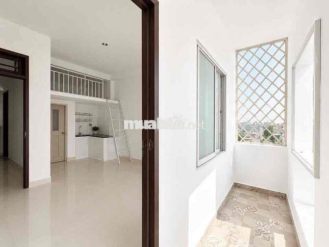 PHÒNG GÁC BAN CÔNG CỬA SỔ 40m2 GẦN CHỢ THẠCH ĐÀ