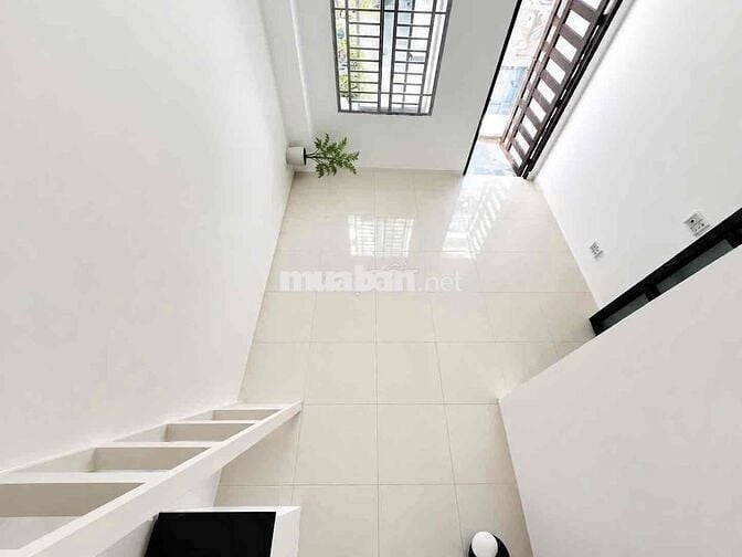 PHÒNG GÁC BAN CÔNG CỬA SỔ 40m2 GẦN CHỢ THẠCH ĐÀ