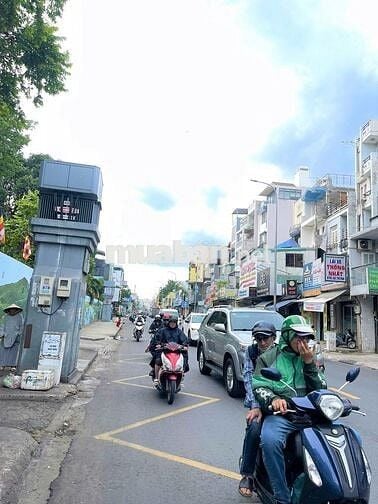  Nhà 2 Mặt Tiền Hẻm Lớn Đường Lạc Long Quân Giá Tốt.