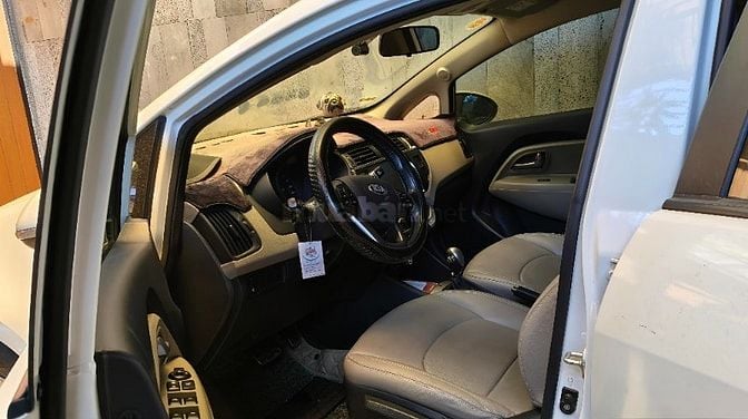 Bán xe kia rio nữ đi còn mới đẹp