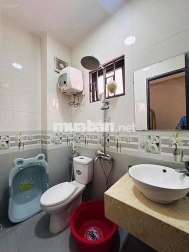 Nhà 4 tầng 30m² Nam Dư 3 Ngủ Tiềm Năng, có chỗ để xe máy riêng
