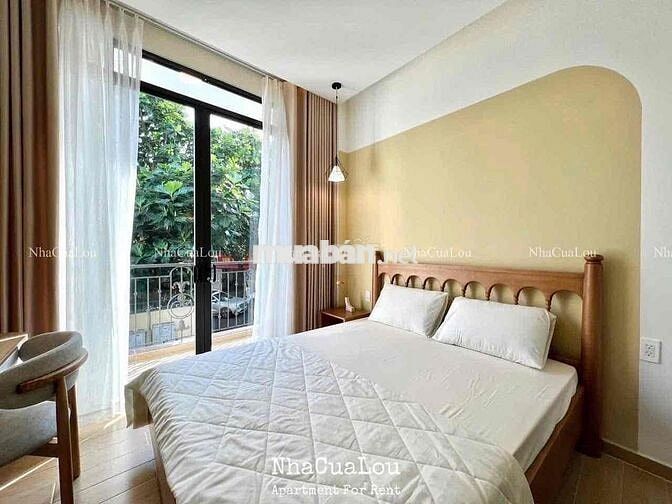 Căn hộ 1 phòng ngủ full nội thất ban công đường Trần Hưng Đạo quận 1