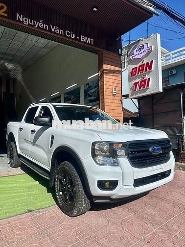 Ford Ranger 2023 XLS Số sàn Trắng