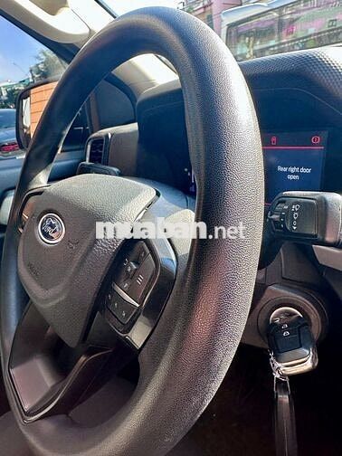 Ford Ranger 2023 XLS Số sàn Trắng