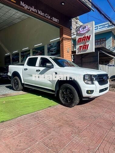 Ford Ranger 2023 XLS Số sàn Trắng
