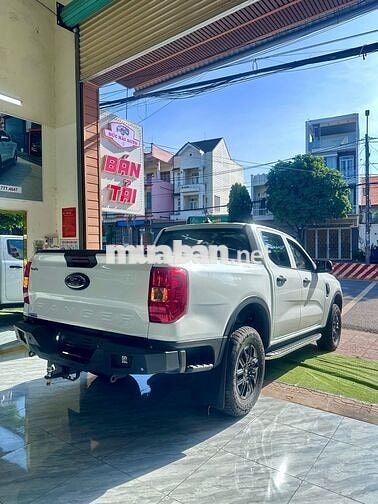 Ford Ranger 2023 XLS Số sàn Trắng