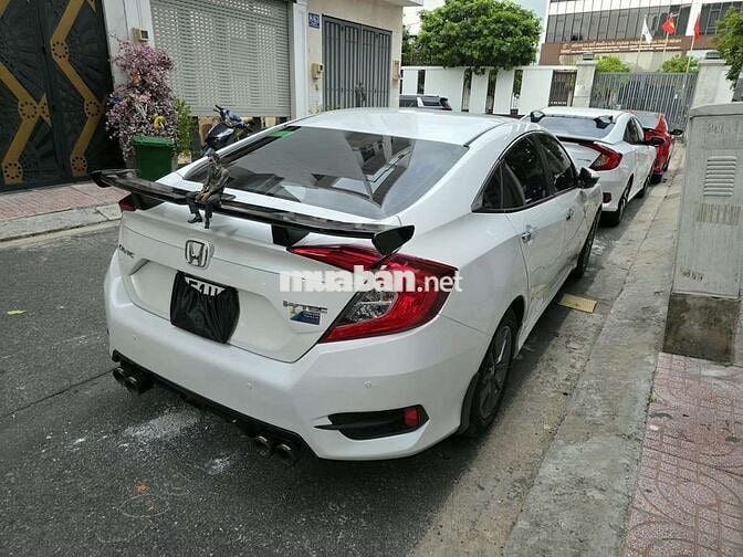 Honda Civic Trắng 5 chỗ