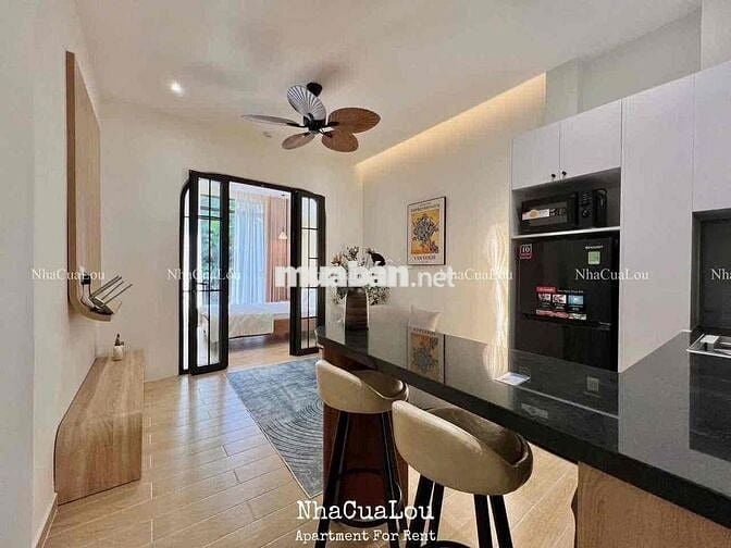 Căn hộ 1 phòng ngủ full nội thất ban công đường Trần Hưng Đạo quận 1