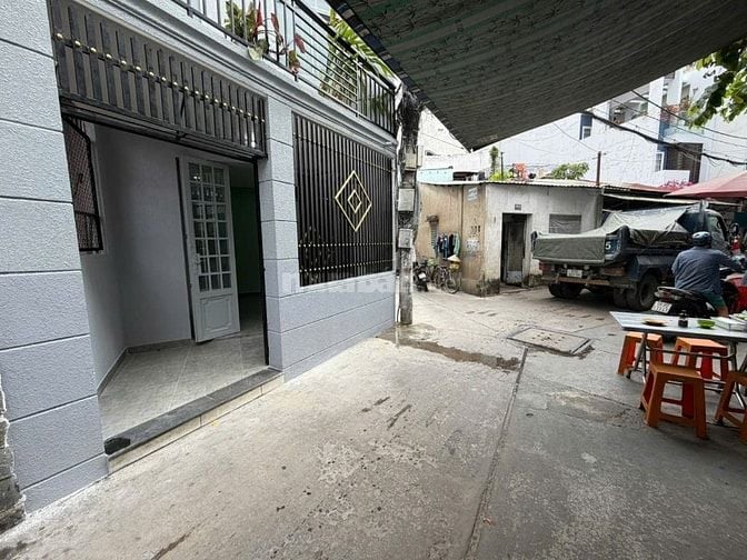 Bán nhà hẻm xe hơi Trường Chinh, DT 4.5x12.6m, 2 tầng, Giá 4.68 tỷ 