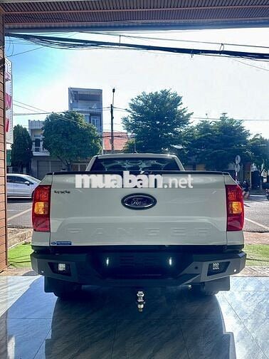 Ford Ranger 2023 XLS Số sàn Trắng