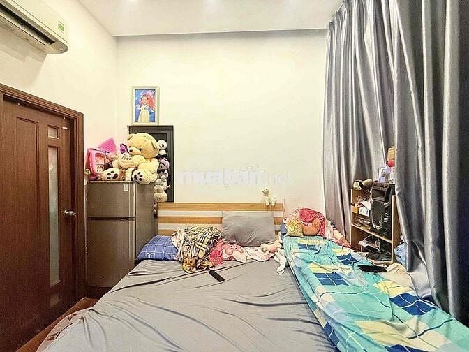 nhà Nguyễn kiệm 3 phòng 1 trệt lầu