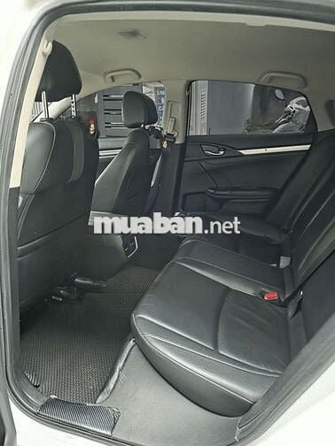 Honda Civic Trắng 5 chỗ