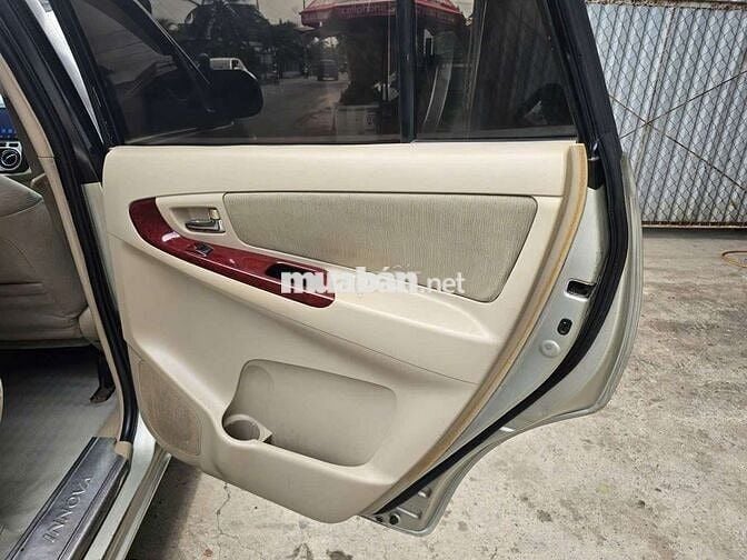 Toyota Innova G 2006 Vàng cát