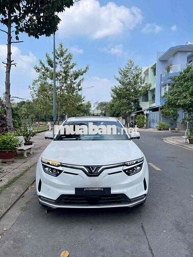 VinFast VF8 PLUS Pin SDI 2023 Trắng