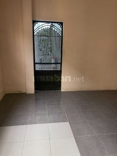 Cho thuê gấp tòa nhà gần đường Giải Phóng