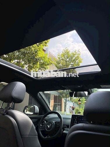 VinFast VF8 PLUS Pin SDI 2023 Trắng