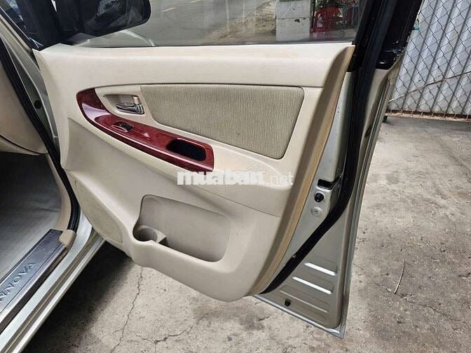 Toyota Innova G 2006 Vàng cát