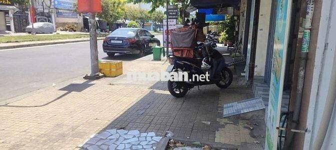 cho thuê vỉa hè có cả phòng dưới trệt ở lại ( giá chỉ 6tr )
