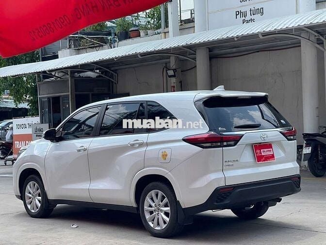 Innova Cross V 2025 Lướt 15.941 km - Giá Còn Giảm