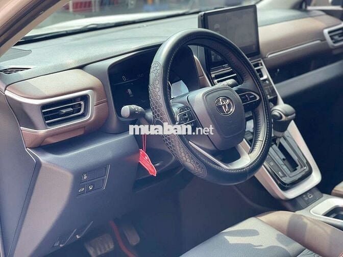 Innova Cross V 2025 Lướt 15.941 km - Giá Còn Giảm