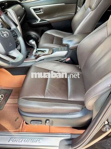 Toyota Fortuner 2.8 AT 4*4