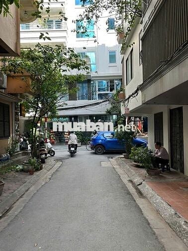 Cho thuê nhà Thái Hà - ô tô đỗ cửa - 45m2- 3 tầng