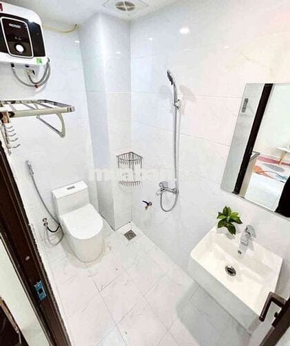 CCMN PHỐ NGUYỄN AN NINH, 6 TẦNG THANG MÁY, KÍN PHÒNG