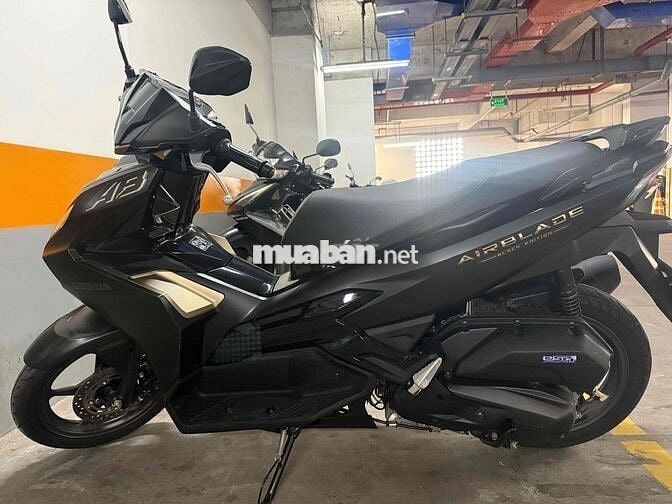 Honda Air Blade 125 2025 Đen Dưới 2000 km