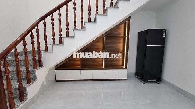 Bán nhà lầu mới xây, 3 phòng ngủ, có nội thất gần chợ Trung An Mỹ Tho