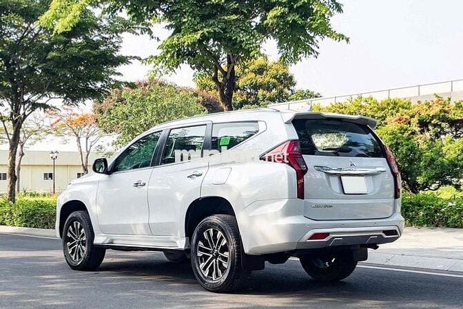 Mitsubishi Pajero Sport 2021 Trắng 80.000 km