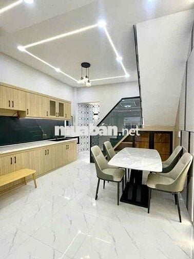 Hẻm 6m Tô Hiệu giao Hoà Bình, 2 Tấm, 4 x 18m, 3 Phòng Ngủ, 3 wc