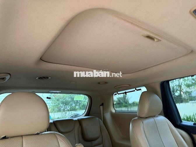 Kia Carnival Luxury 7 chỗ máy dầu số tự động!