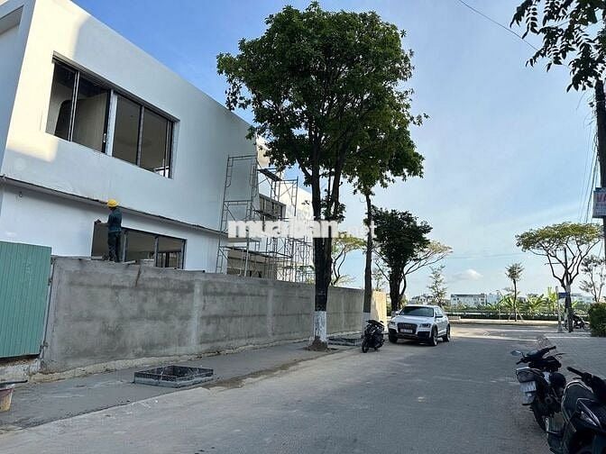 BÁN ĐẤT: 272.8m. Đường Nguyễn Thành Ý. Ngay  toà 69 tầng. Sát Sông Hàn