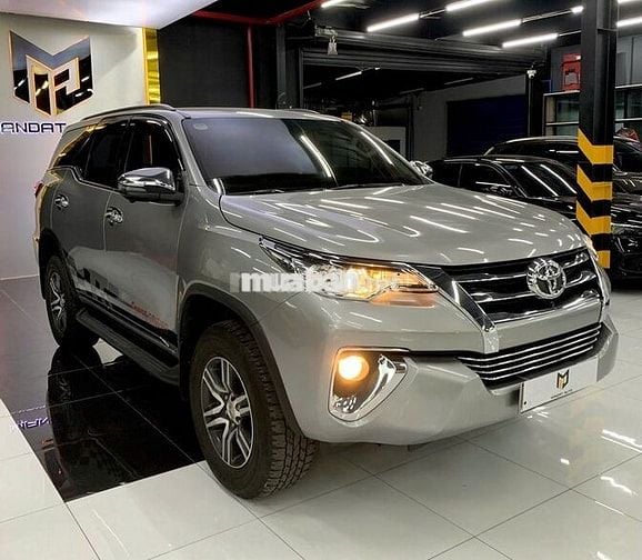 Toyota Fortuner 2.7V 2018 Bạc 95000 km