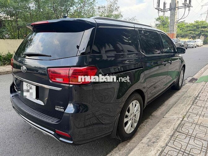 Kia Carnival Luxury 7 chỗ máy dầu số tự động!