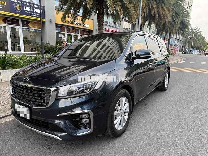Kia Carnival Luxury 7 chỗ máy dầu số tự động!