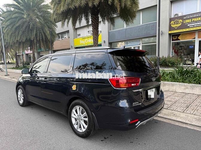 Kia Carnival Luxury 7 chỗ máy dầu số tự động!