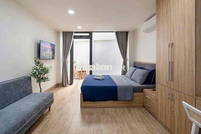 CHO THUÊ CĂN HỘ BAN CÔNG SIÊU RỘNG MỚI TOANH Ở TRẦN QUANG KHẢI GIÁ RẺ