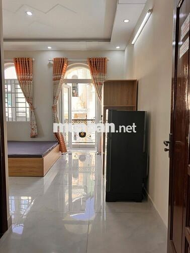 Chính chủ cho thuê chdv full nội thất Emart Phan Huy Ích
