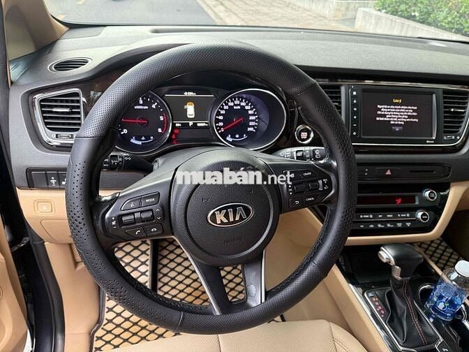 Kia Carnival Luxury 7 chỗ máy dầu số tự động!