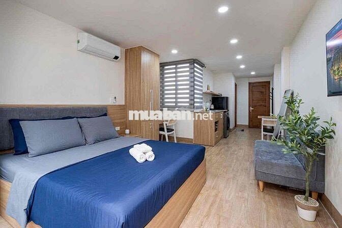 CHO THUÊ CĂN HỘ BAN CÔNG SIÊU RỘNG MỚI TOANH Ở TRẦN QUANG KHẢI GIÁ RẺ