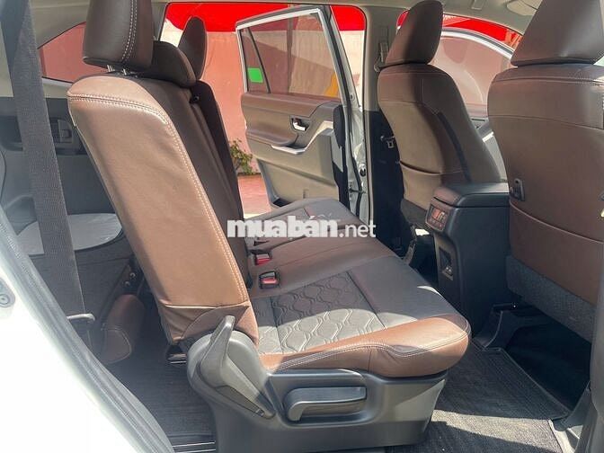 Toyota Innova Cross V 2025 Trắng 15.941 km