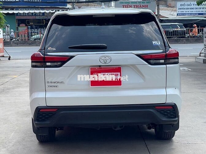 Toyota Innova Cross V 2025 Trắng 15.941 km