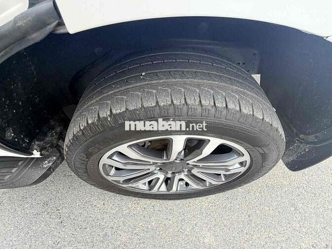 Ford Everest Titanium 2021 67000km Trắng
