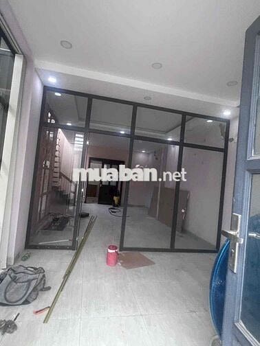 CHO THUÊ NHÀ 1 sẹc 5.5 x 18 Đúc 1 lầu
