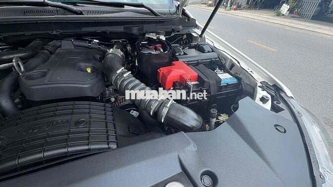 Ford Everest Titanium 2021 67000km Trắng