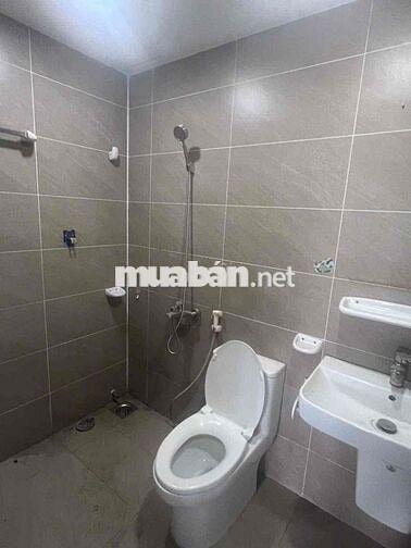 CHO THUÊ NHÀ 1 sẹc 5.5 x 18 Đúc 1 lầu