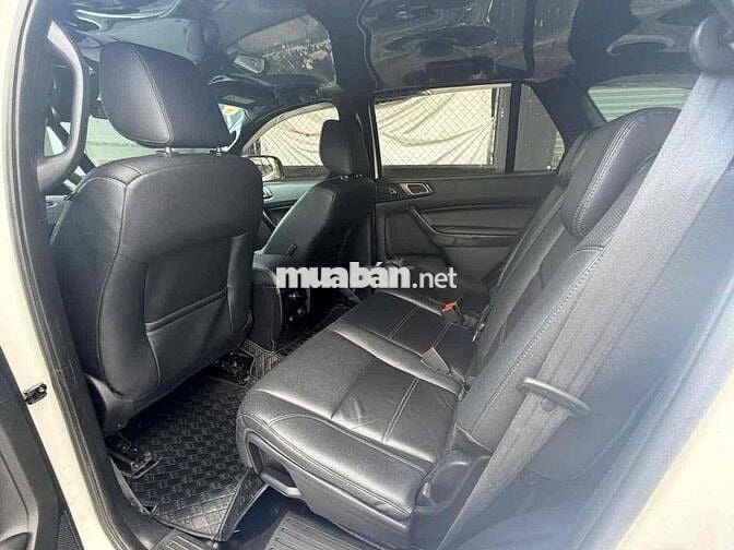 Ford Everest Titanium 2021 67000km Trắng