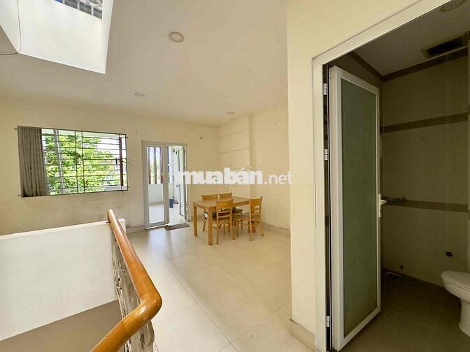 cho thuê căn hộ 85m2 ban công, đường rộng, kdc an ninh